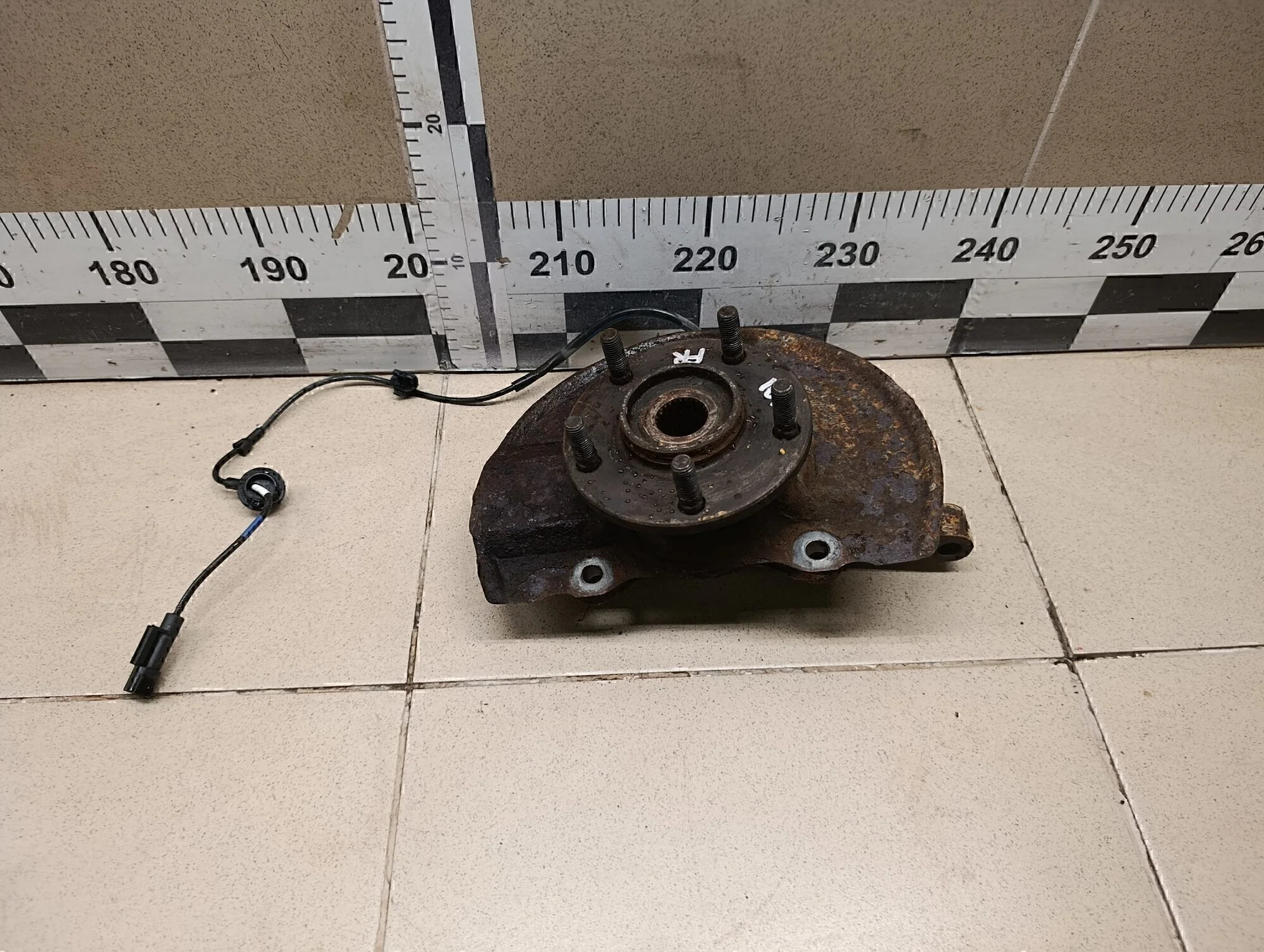 Кулак поворотный передний правый ASX 2010-2016