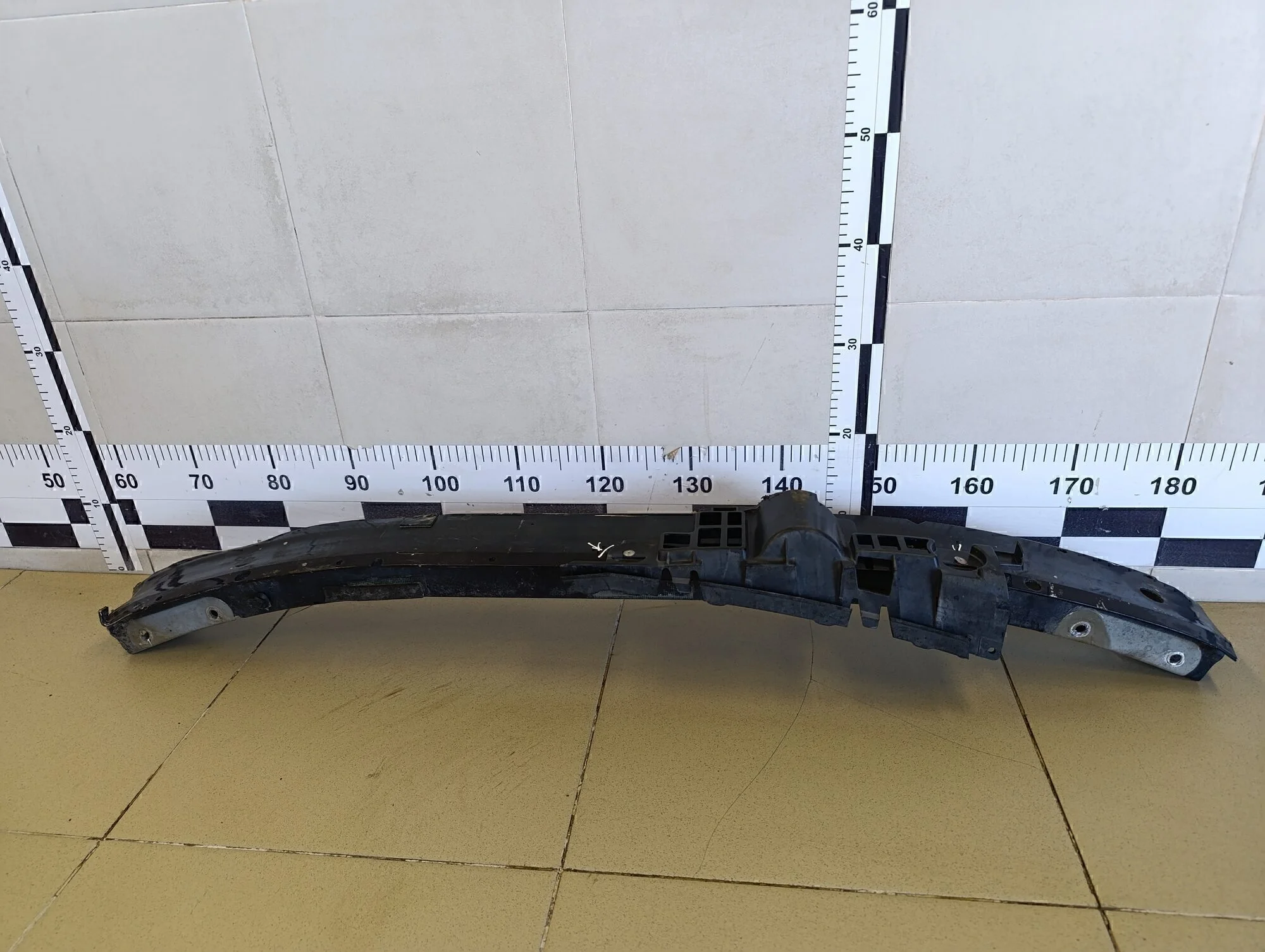 Усилитель переднего бампера Astra H / Family 2004-2015