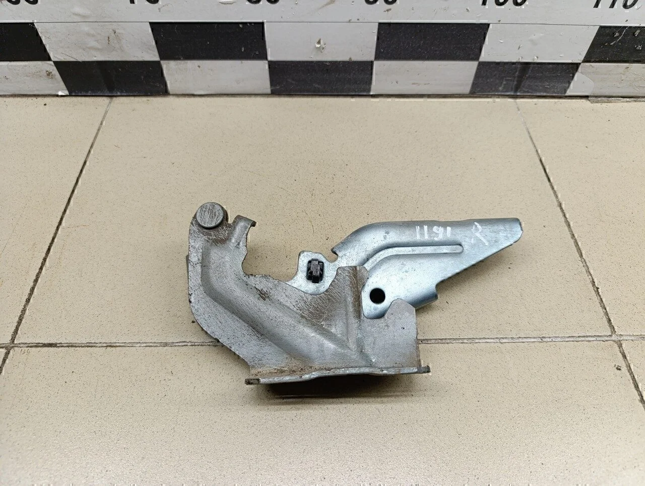 Петля капота правая Lancer (CX,CY) 2007>