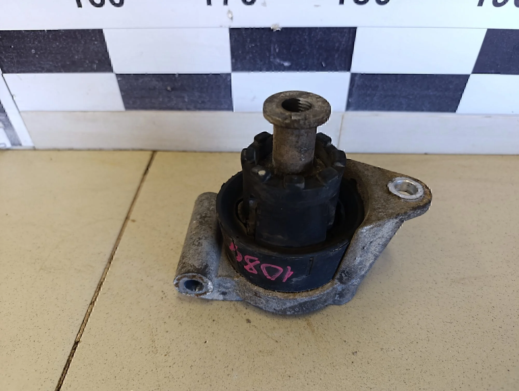 Опора двигателя задняя Astra H / Family 2004-2015