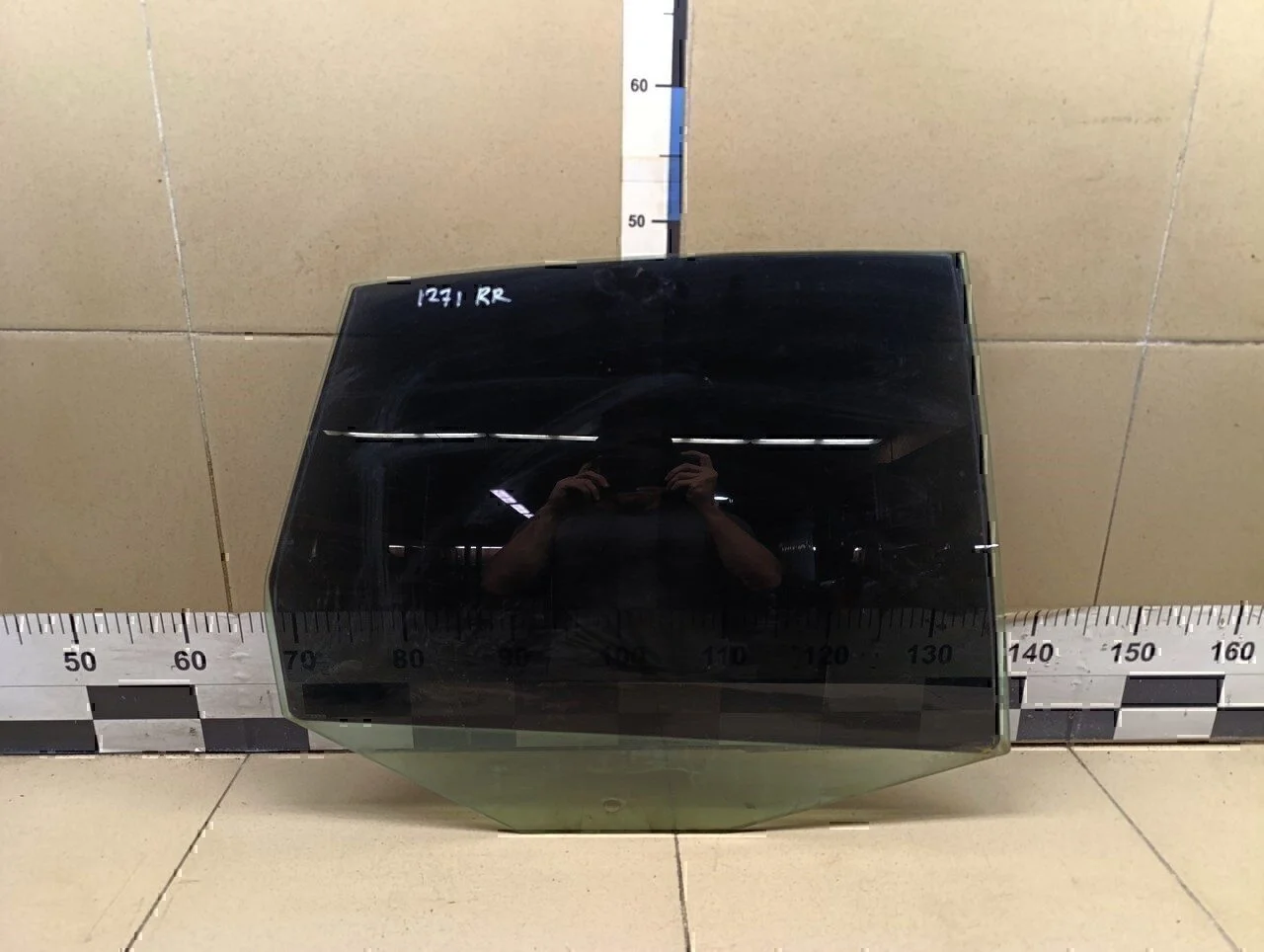 Стекло двери задней правой Jetta 2006-2011