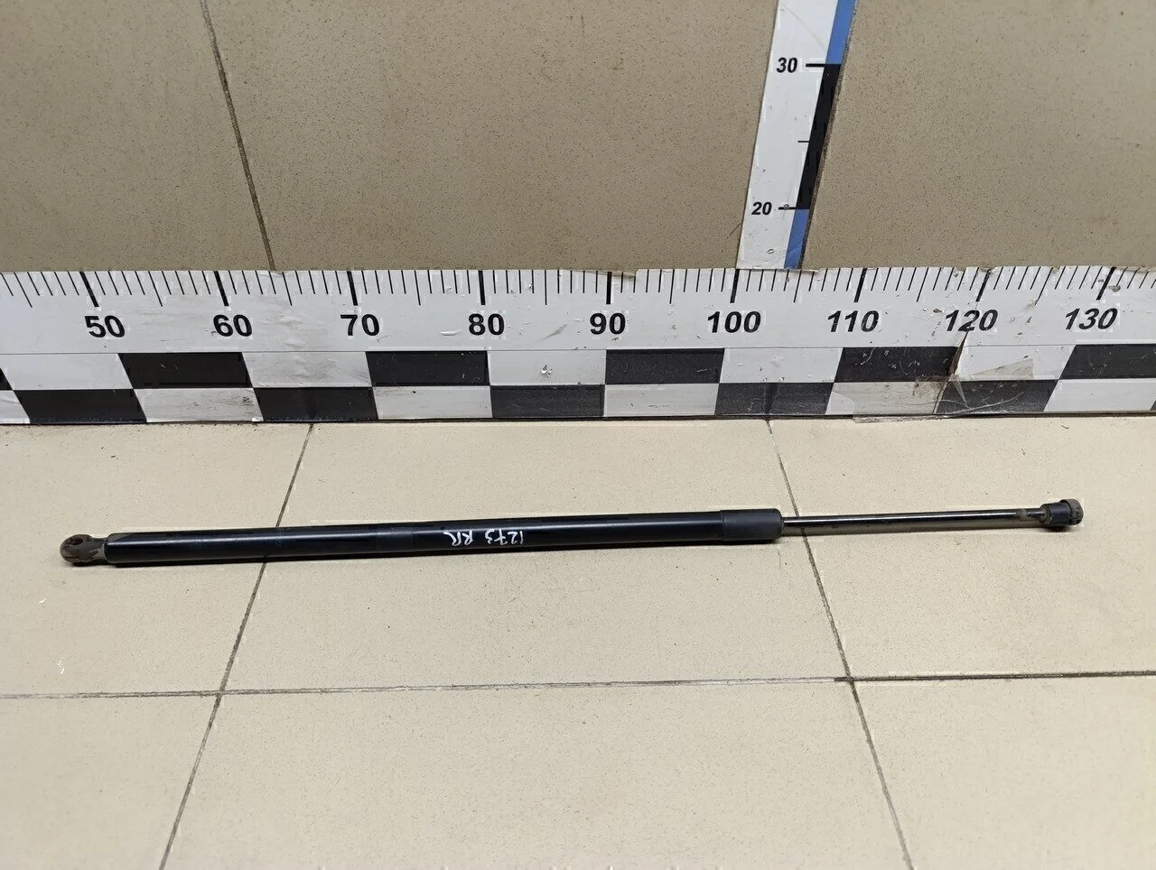 Амортизатор двери багажника Kuga 2012>