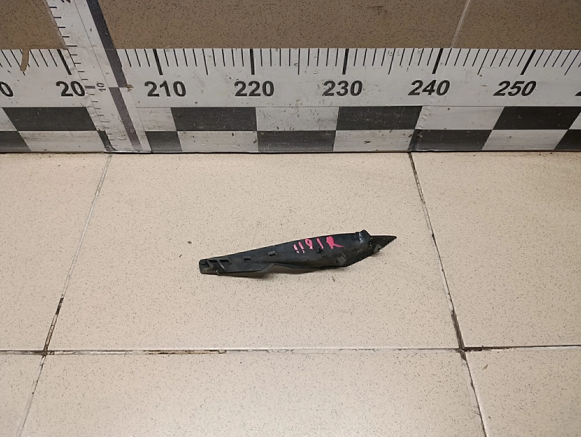 Накладка лобового стекла правая Lancer (CX,CY) 2007>