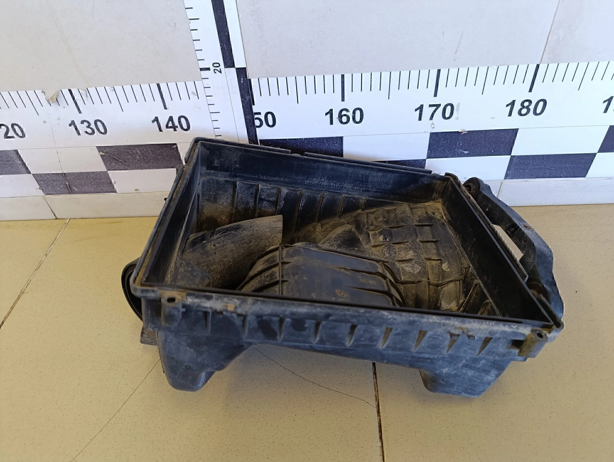 Корпус воздушного фильтра Astra H / Family 2004-2015