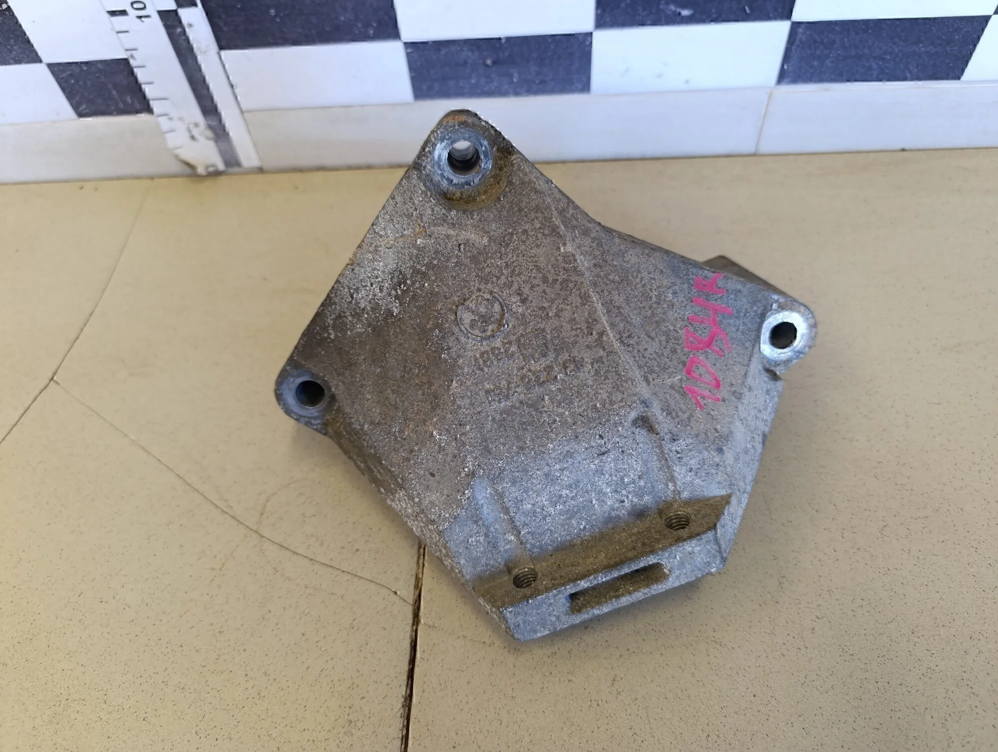 Кронштейн двигателя правый Astra H / Family 2004-2015