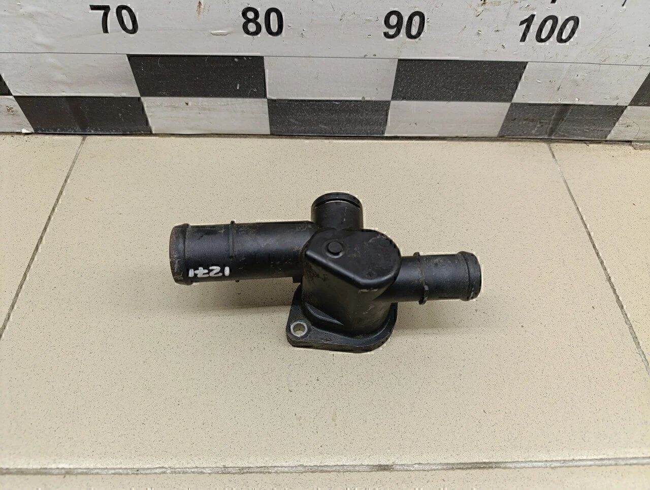 Фланец двигателя системы охлаждения Passat [B6] 2005-2010