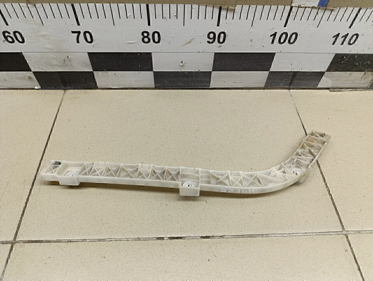 Направляющая заднего бампера правая Lancer (CX,CY) 2007>