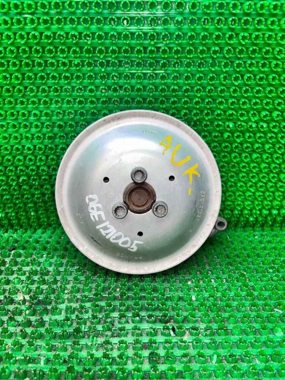 Насос водяной помпа 06E121018A Audi 3.2 A6 C6 рестайлинг (2008—2011) В наличии