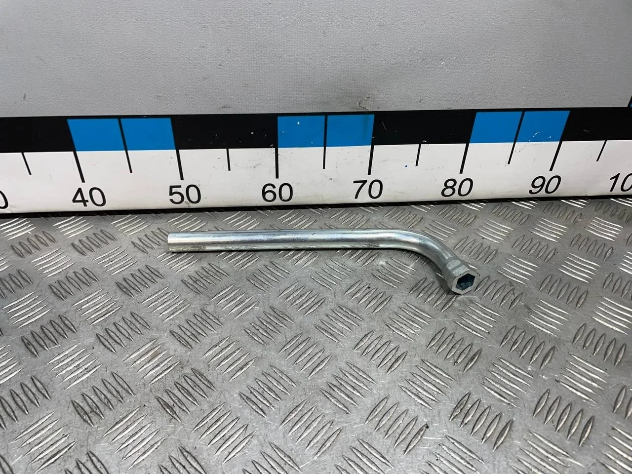 [Б/У] Торцовый ключ Skoda VW Seat Audi [Код: 00628191 ]