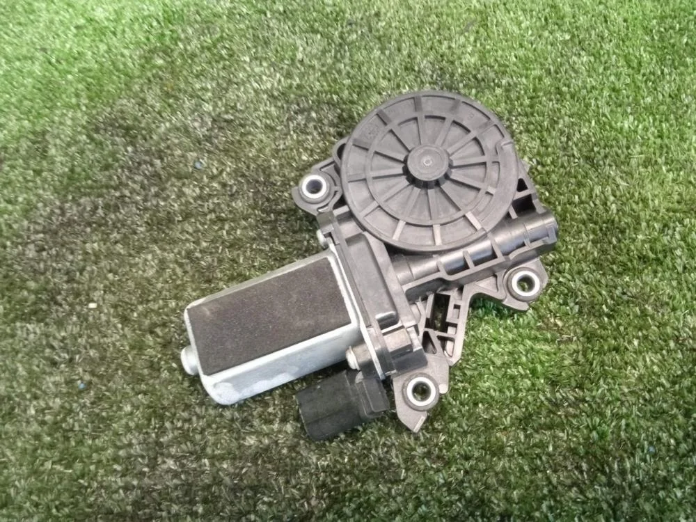 Доводчик двери Volkswagen Touareg 2022 4F0837060A CR CVMD, задний правый