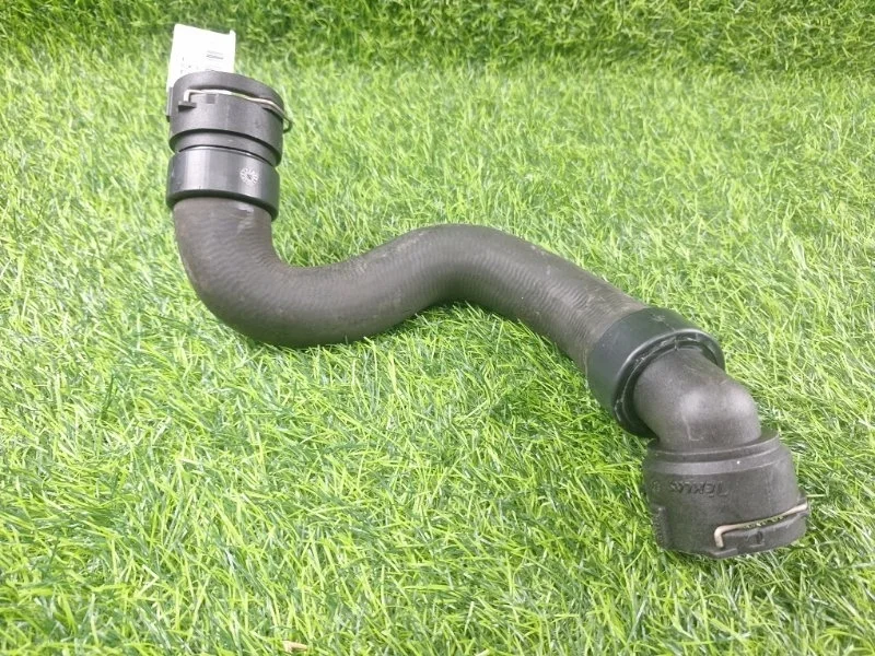 Патрубок охлаждения Opel Astra J 2011 13251435 P10 A16XER