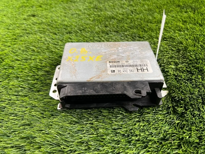 Блок управления двигателя Opel Omega B 2001 90492382 F35 X25XE