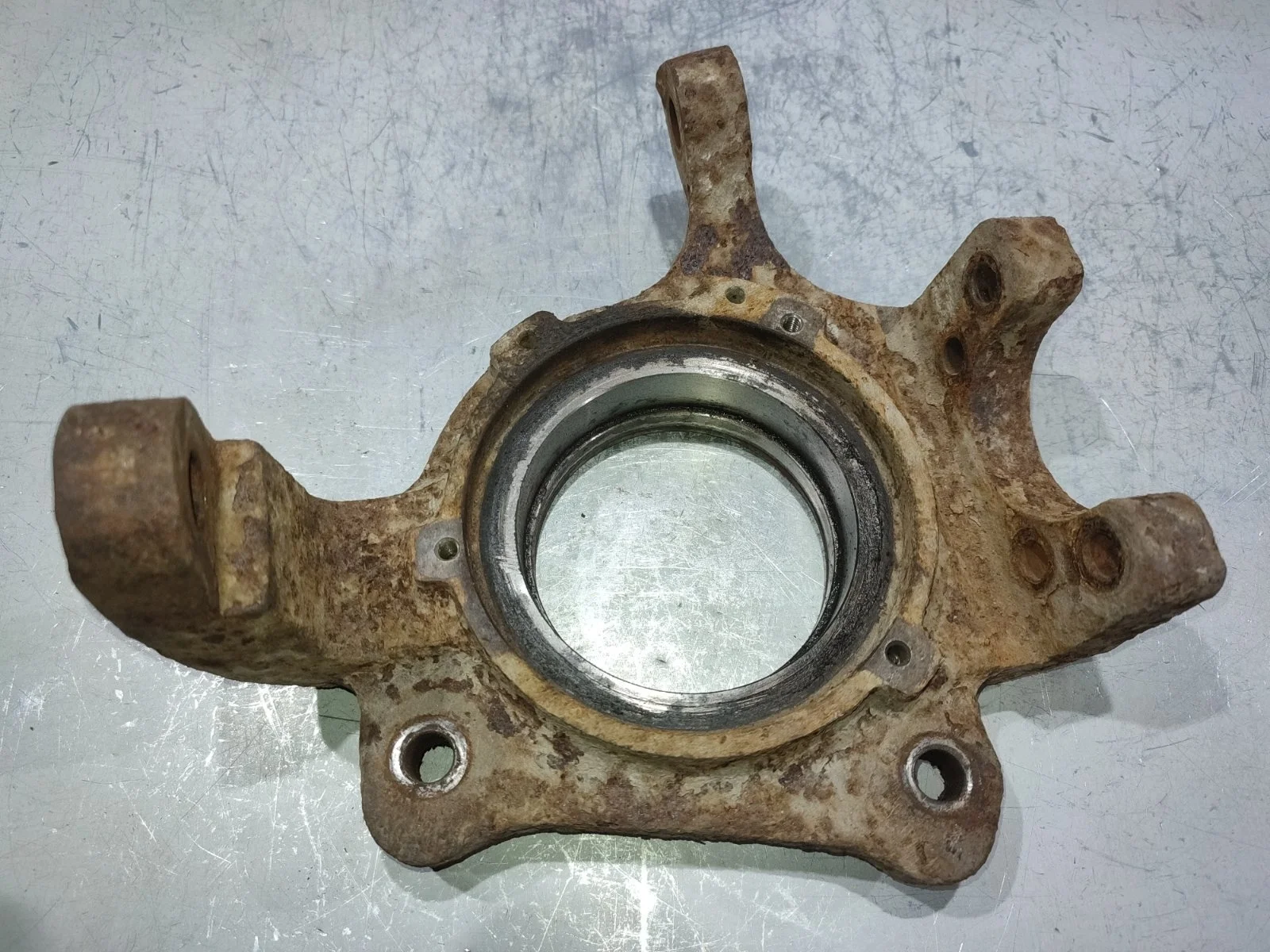 Цапфа (кулак поворотный) SsangYong Kyron 2009 D130