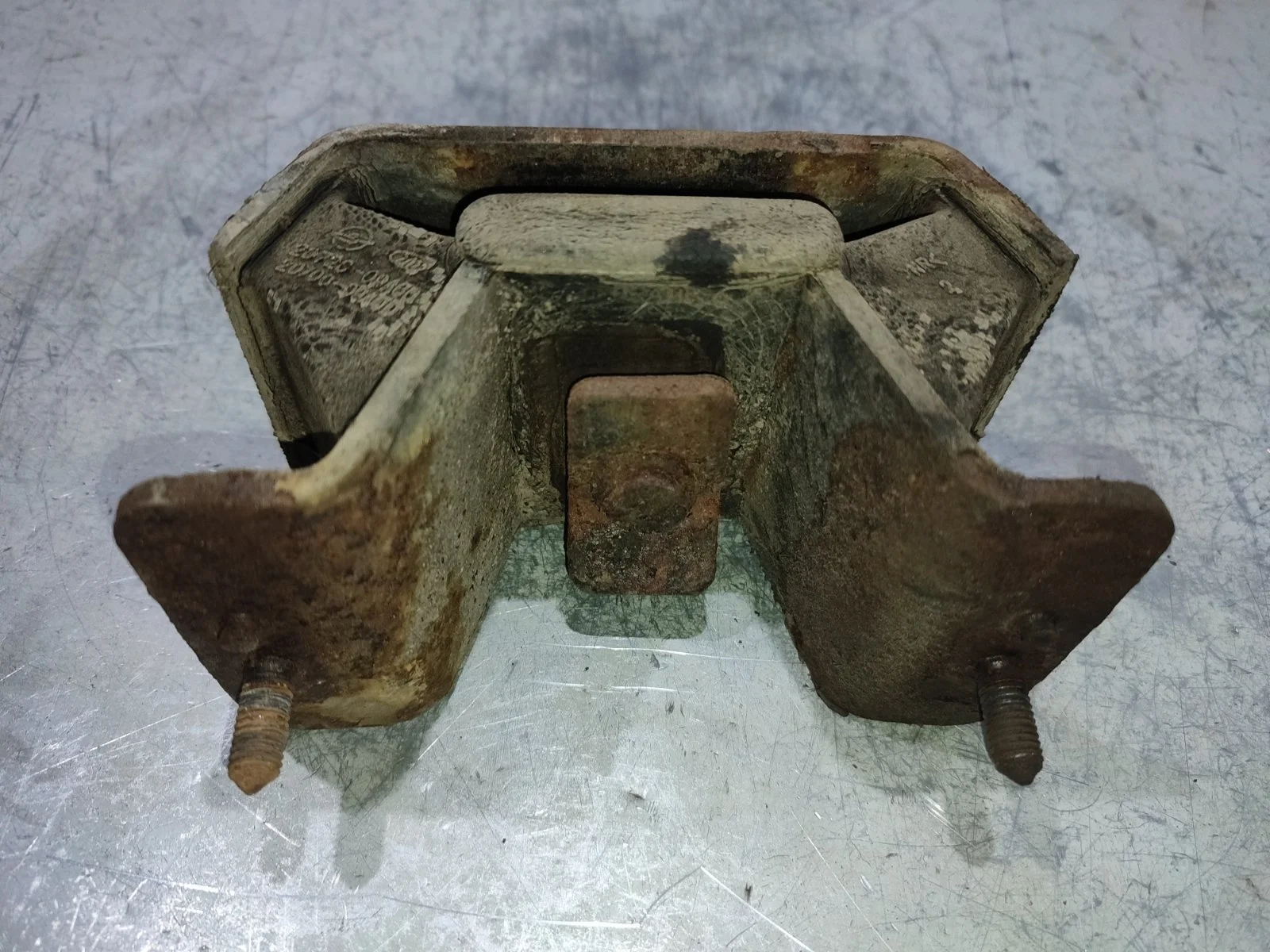 Подушка (опора) двигателя SsangYong Kyron 2009 D130