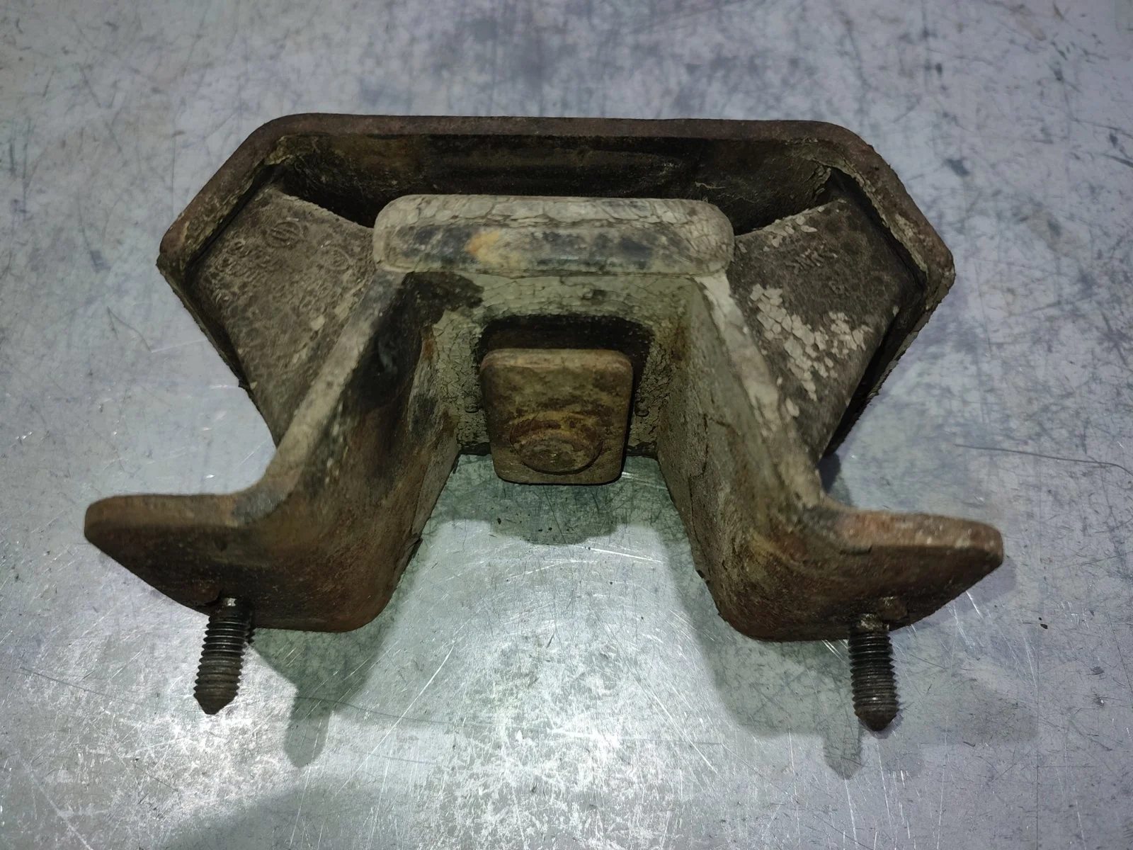 Подушка (опора) двигателя SsangYong Kyron 2009 D130