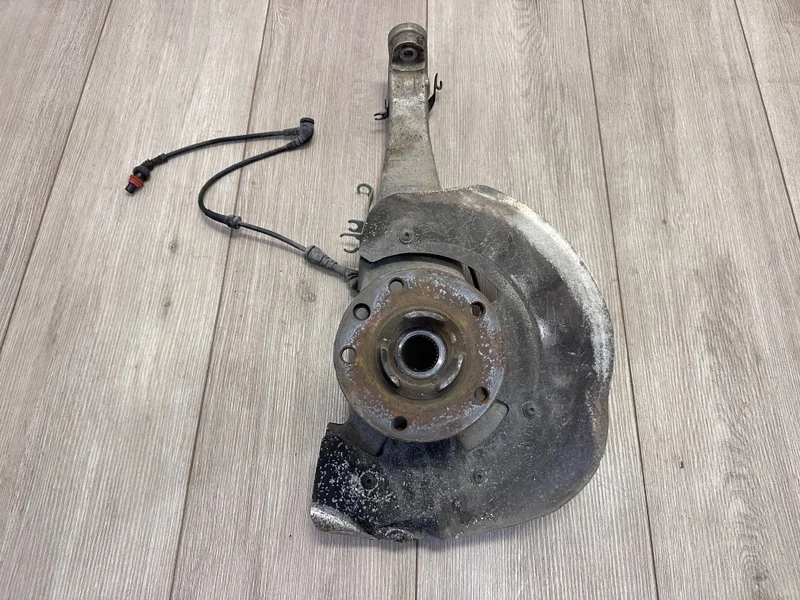 Кулак поворотный со ступицей Porsche Cayenne 2011 958 (92A)