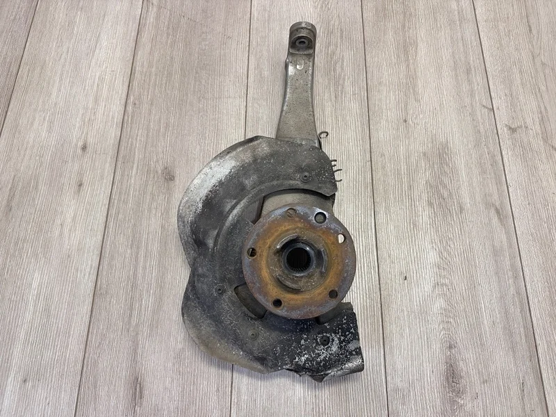 Кулак поворотный со ступицей Porsche Cayenne 2011 958 (92A)