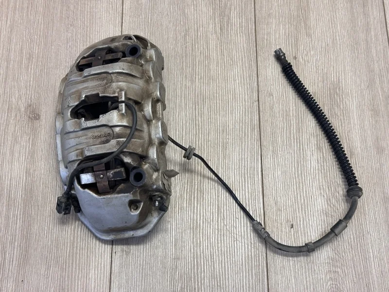 Суппорт тормозной Porsche Cayenne 2011 958 (92A)