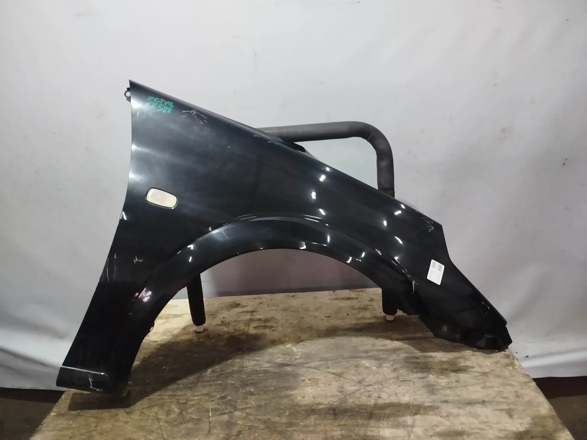 КРЫЛО TOYOTA OPA ACT10 ZCT10 ZCT15 5381163010 ПЕРЕДНЕЕ ПРАВОЕ черный, 209 KE588