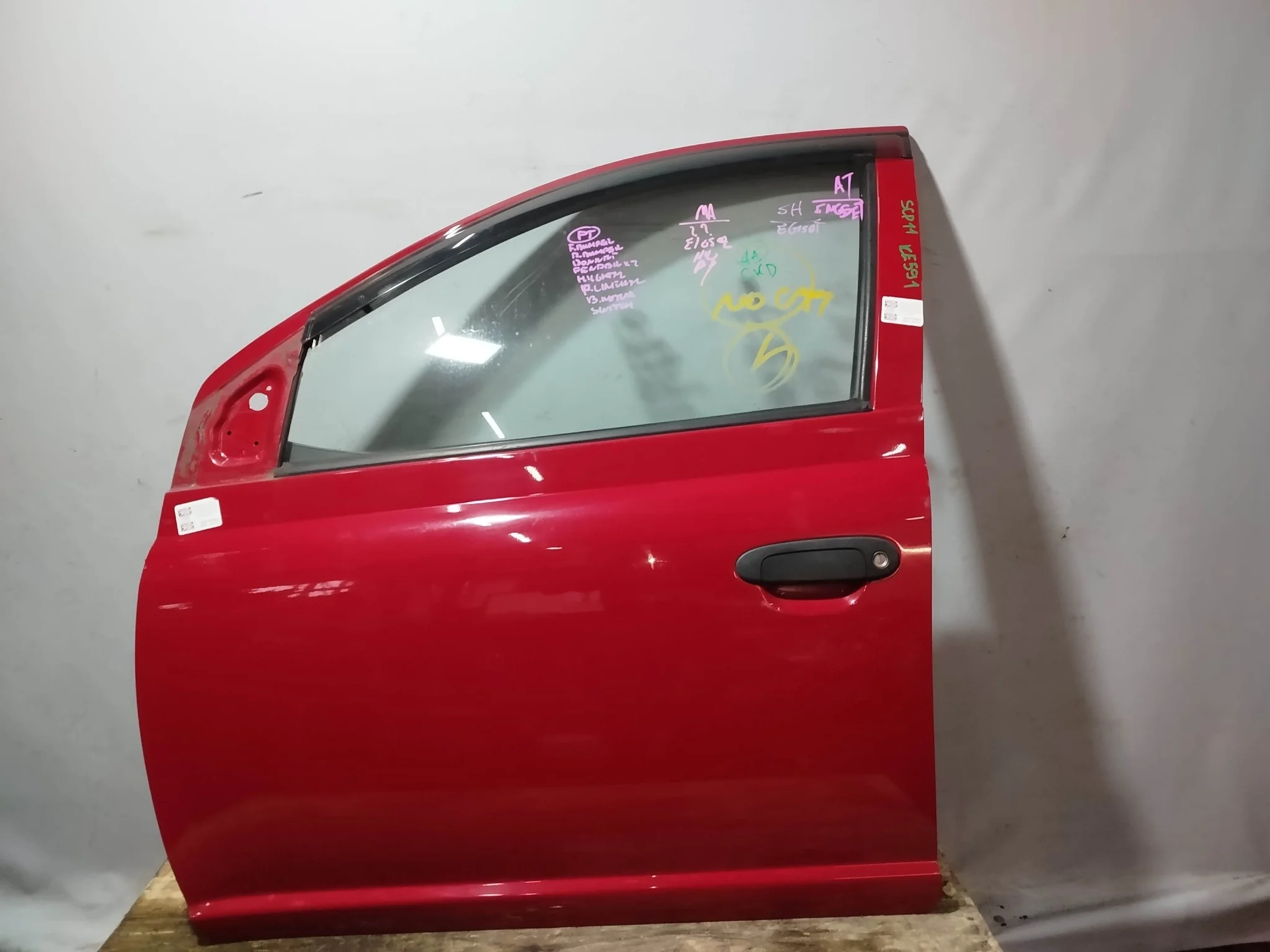 ДВЕРЬ TOYOTA 6700252011 ПЕРЕД ЛЕВО красный, 3P0 KE591