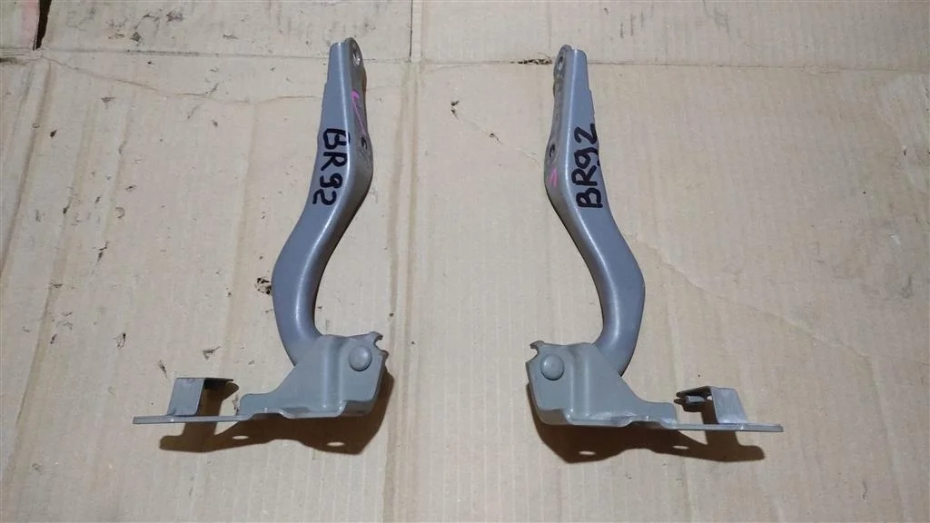 Б.у. петля капота (2шт) SUBARU LEGACY/ OUTBACK B14 SUBARU LEGACY/ OUTBACK B14