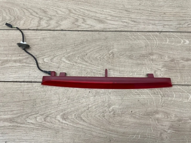 Фонарь в крышку багажника Audi Q3 2012-2018 8U