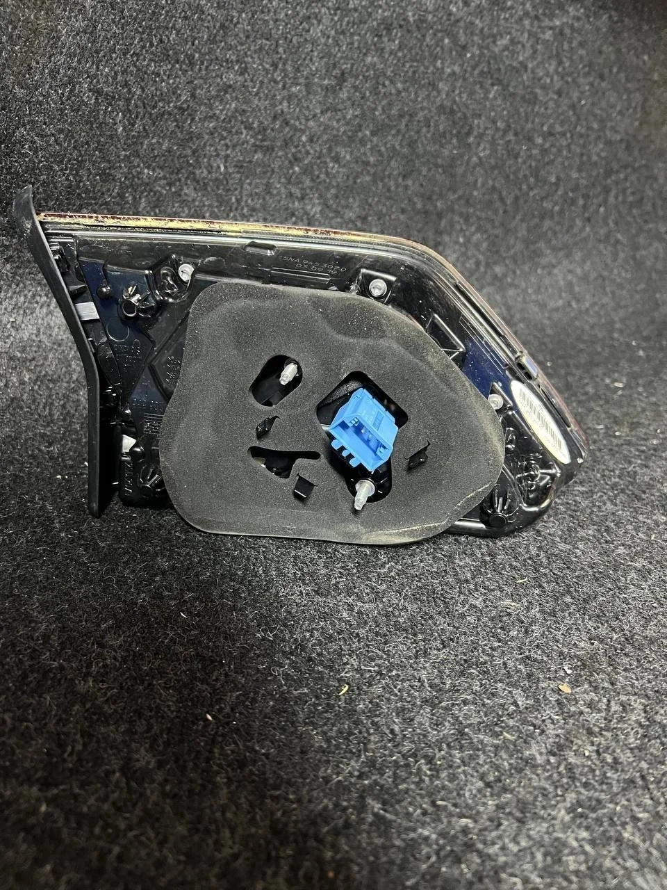 Фонарь внутренний левый Volkswagen Tiguan II MK2 2016+