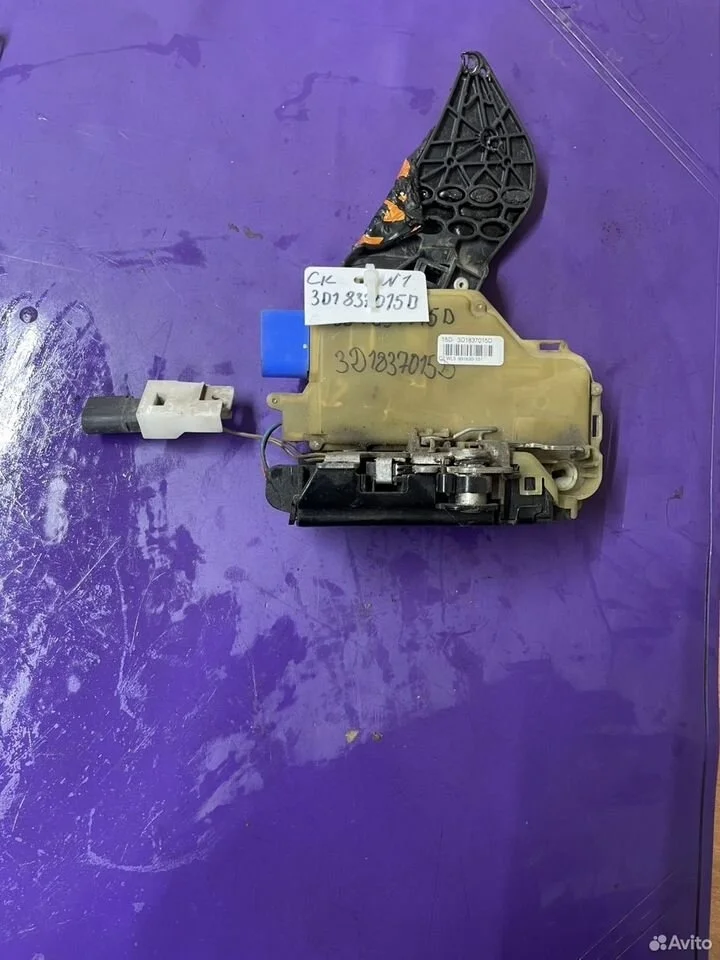 Замок передней левой двери vw touareg