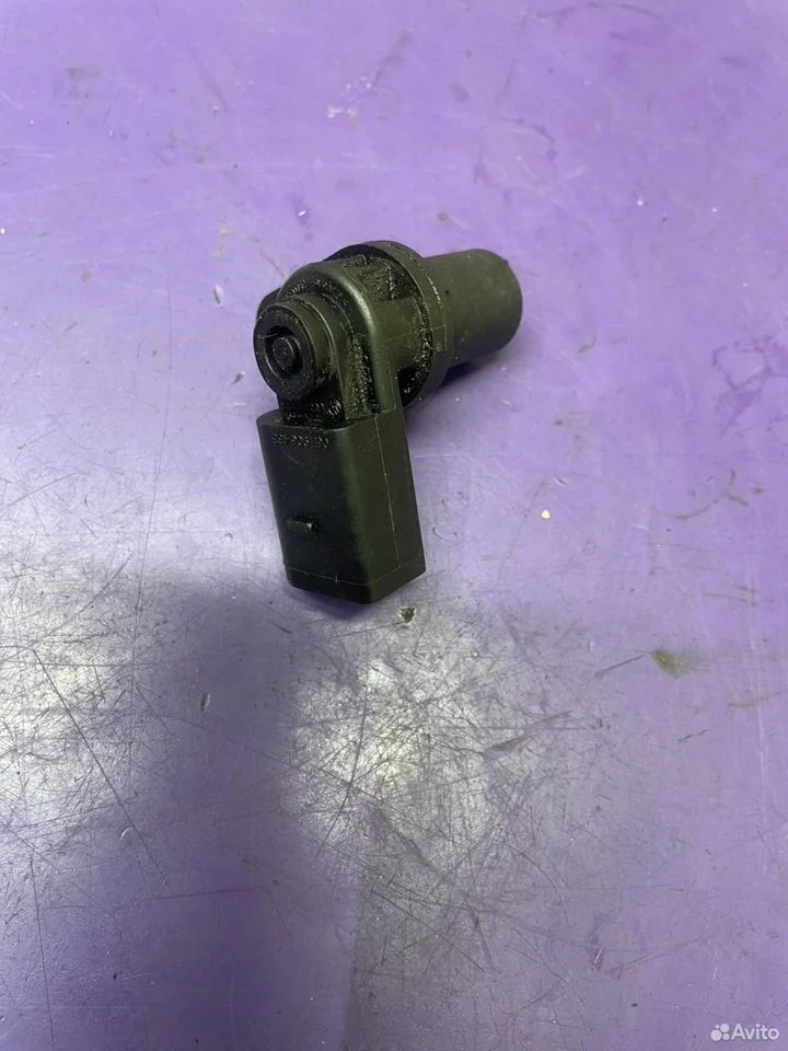 Датчик коленвала vag 06e906433