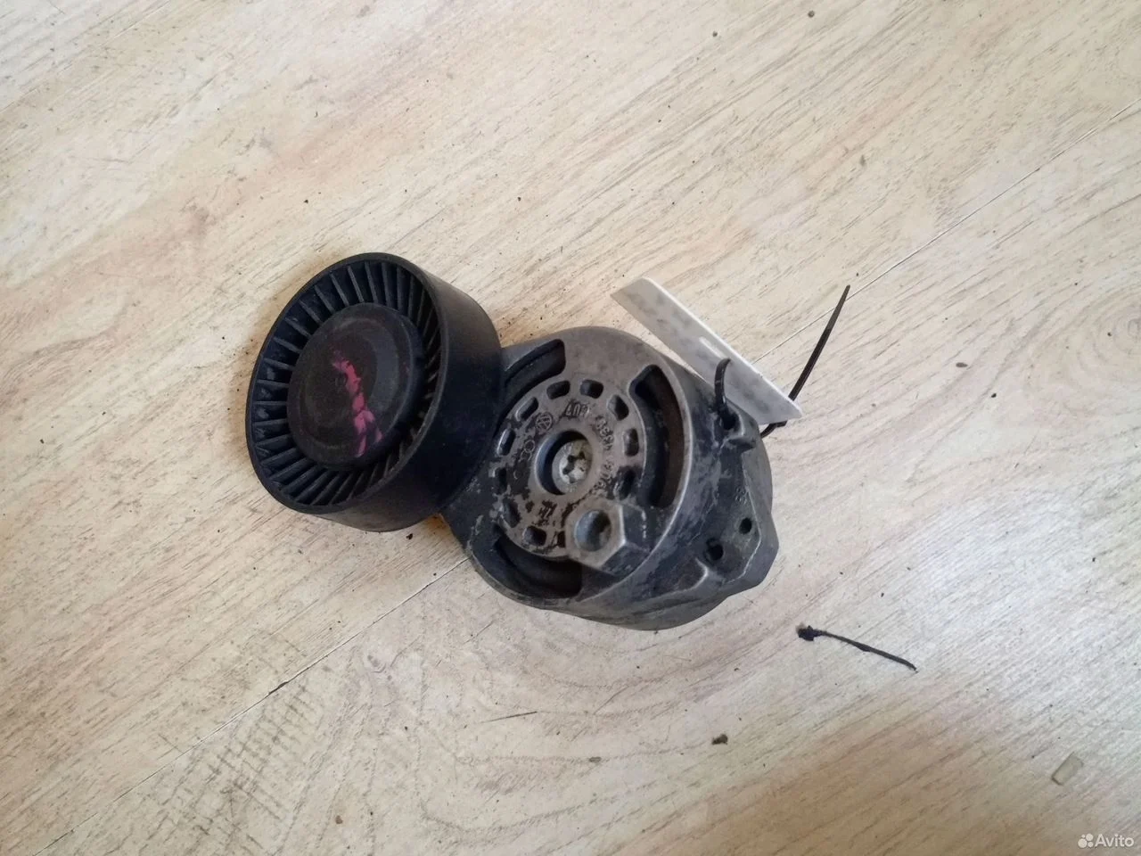 Натяжитель приводного ремня audi a6 c6 06e903133b