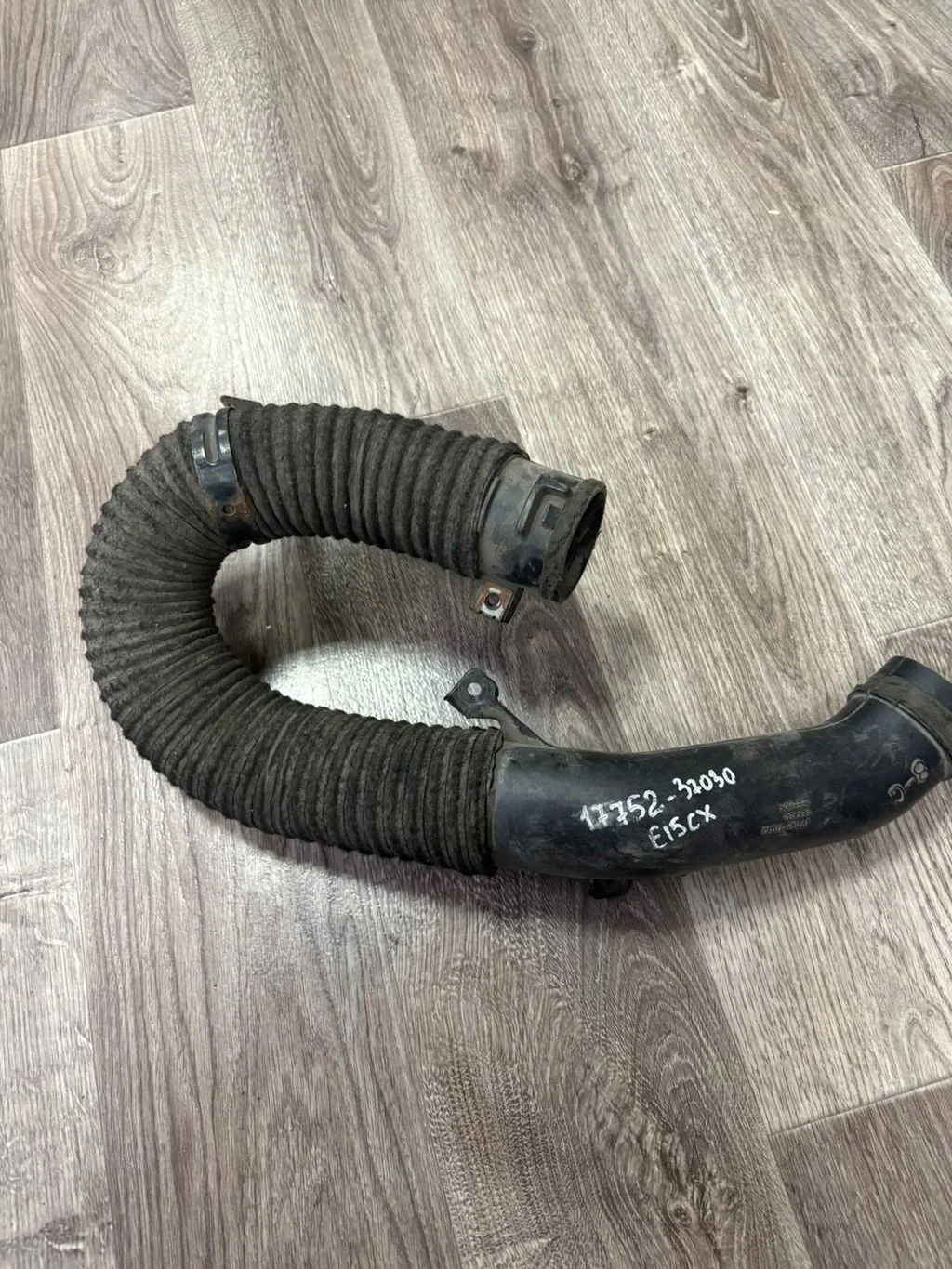 Б.у. воздухозаборник TOYOTA COROLLA ZRE151 TOYOTA COROLLA ZRE151