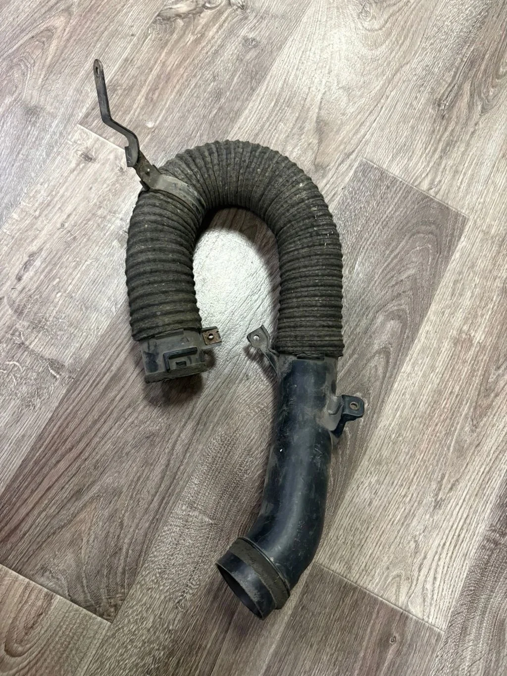 Б.у. воздухозаборник TOYOTA COROLLA ZRE151 TOYOTA COROLLA ZRE151