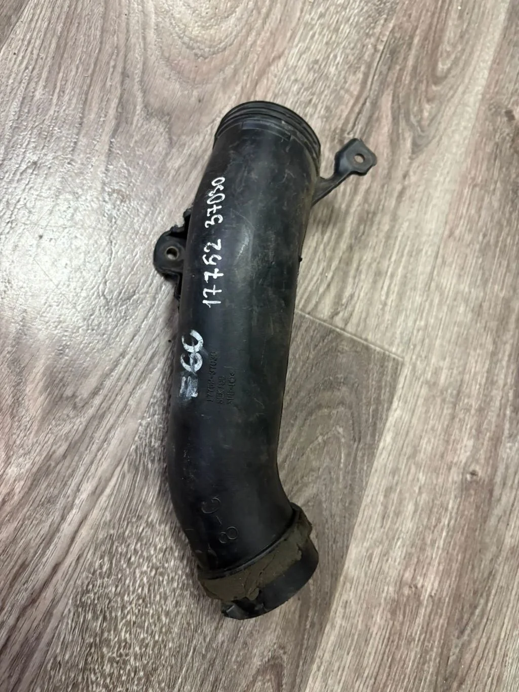 Б.у. воздухозаборник TOYOTA COROLLA ZRE151 TOYOTA COROLLA ZRE151