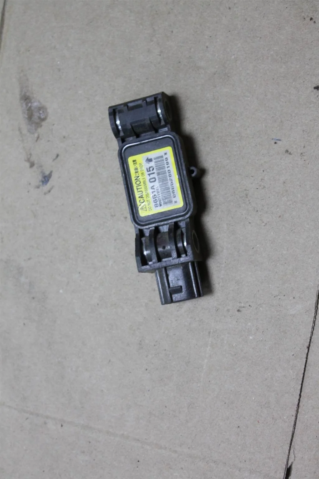 Б.у. датчик удара MITSUBISHI GRANDIS NA4W MITSUBISHI GRANDIS NA4W