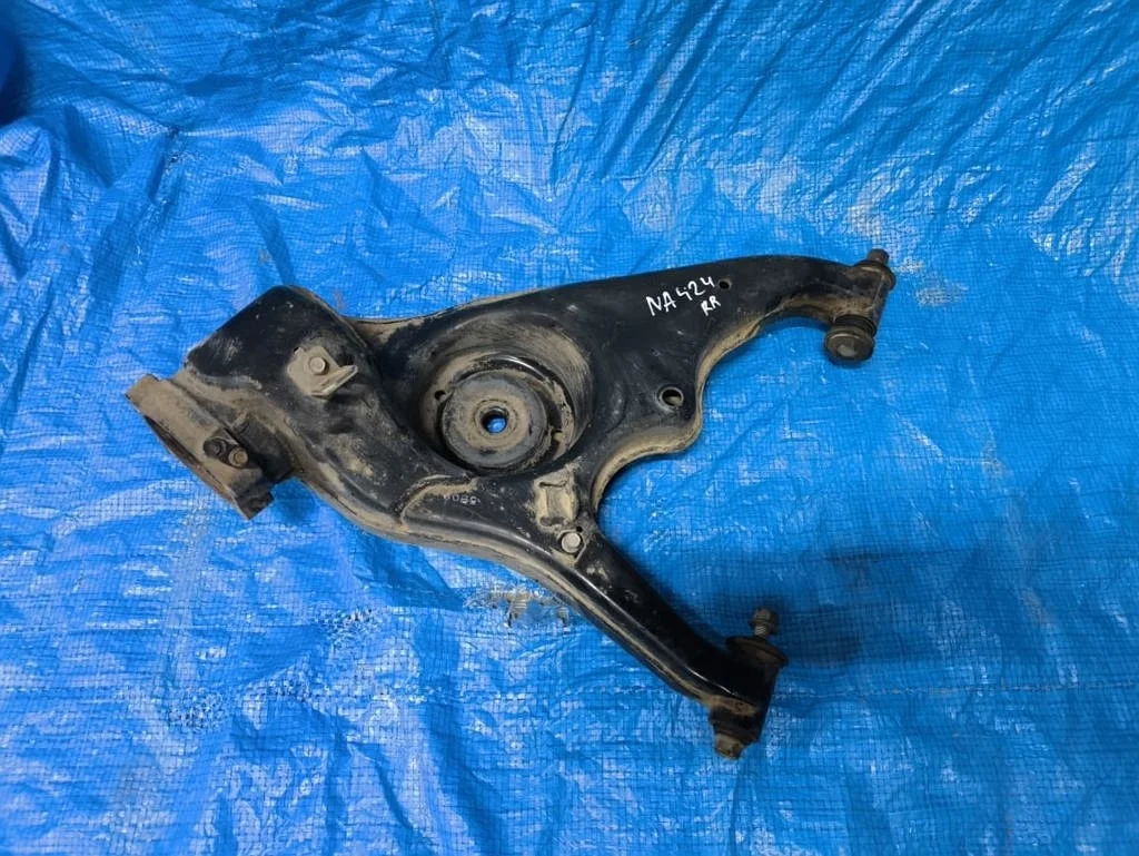 Б.у. рычаг MITSUBISHI GRANDIS NA4W MITSUBISHI GRANDIS NA4W