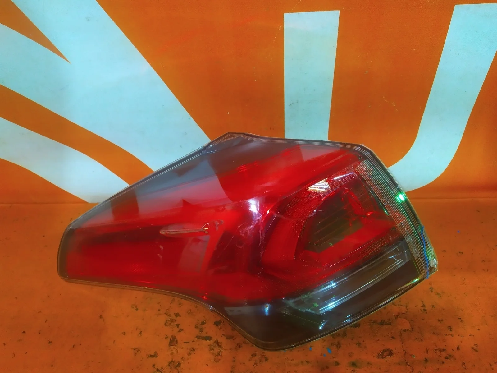 Фонарь внешний Toyota RAV4 2015-2019 CA40