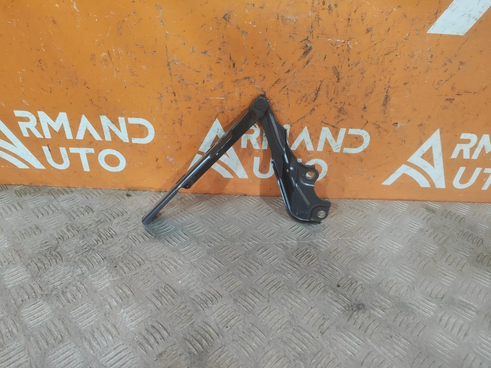 Петля капота Audi A6 2011-2018 4 C7