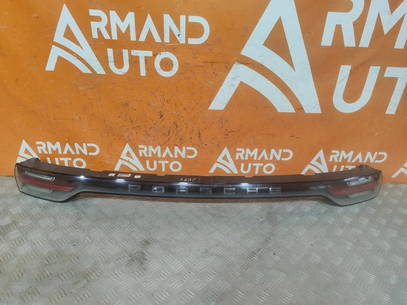 Фонарь Porsche Cayenne 2017-нв 3 PO536