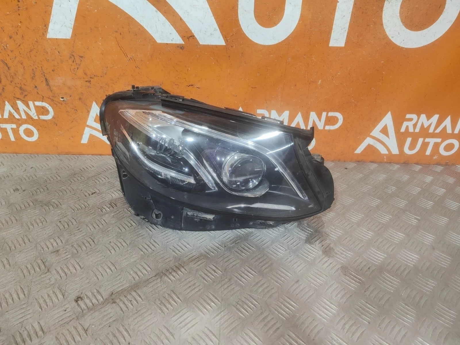 Фара Mercedes -Class 2016-2020 W213, S213