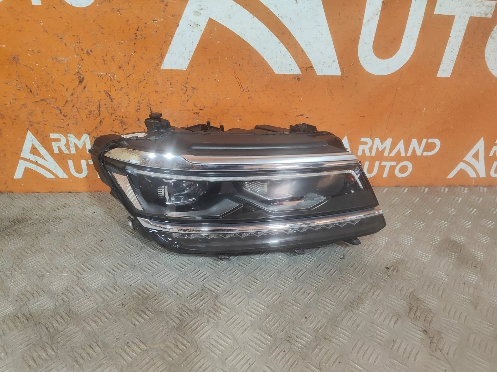 Фара Volkswagen Tiguan 2016-2020
