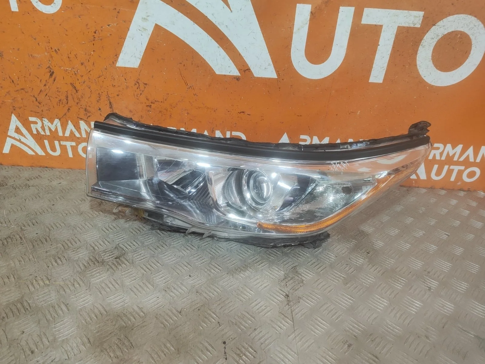 Фара Toyota Highlander 2013-2016 U50