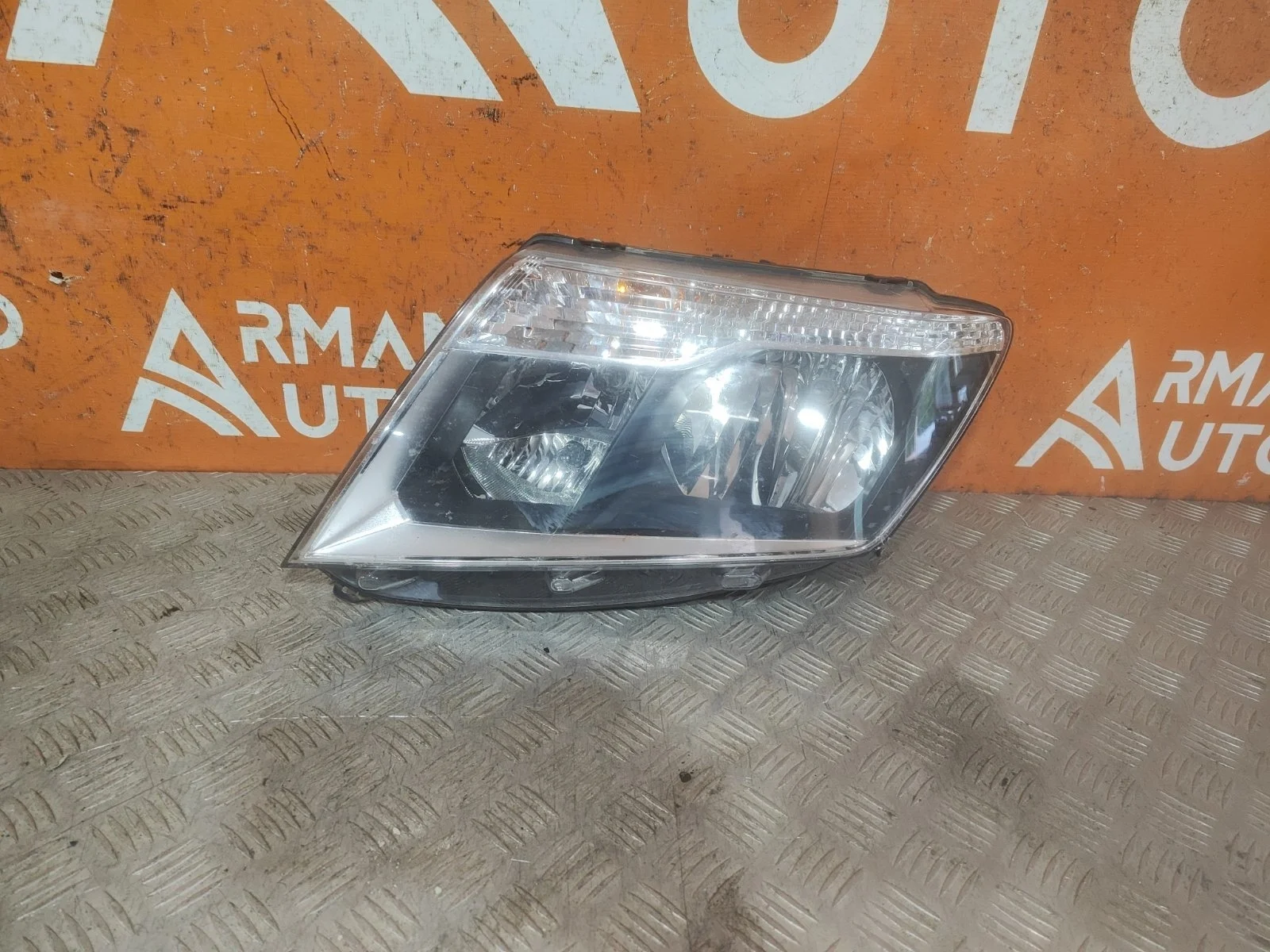 Фара Nissan Terrano 2014-2022 3 D10