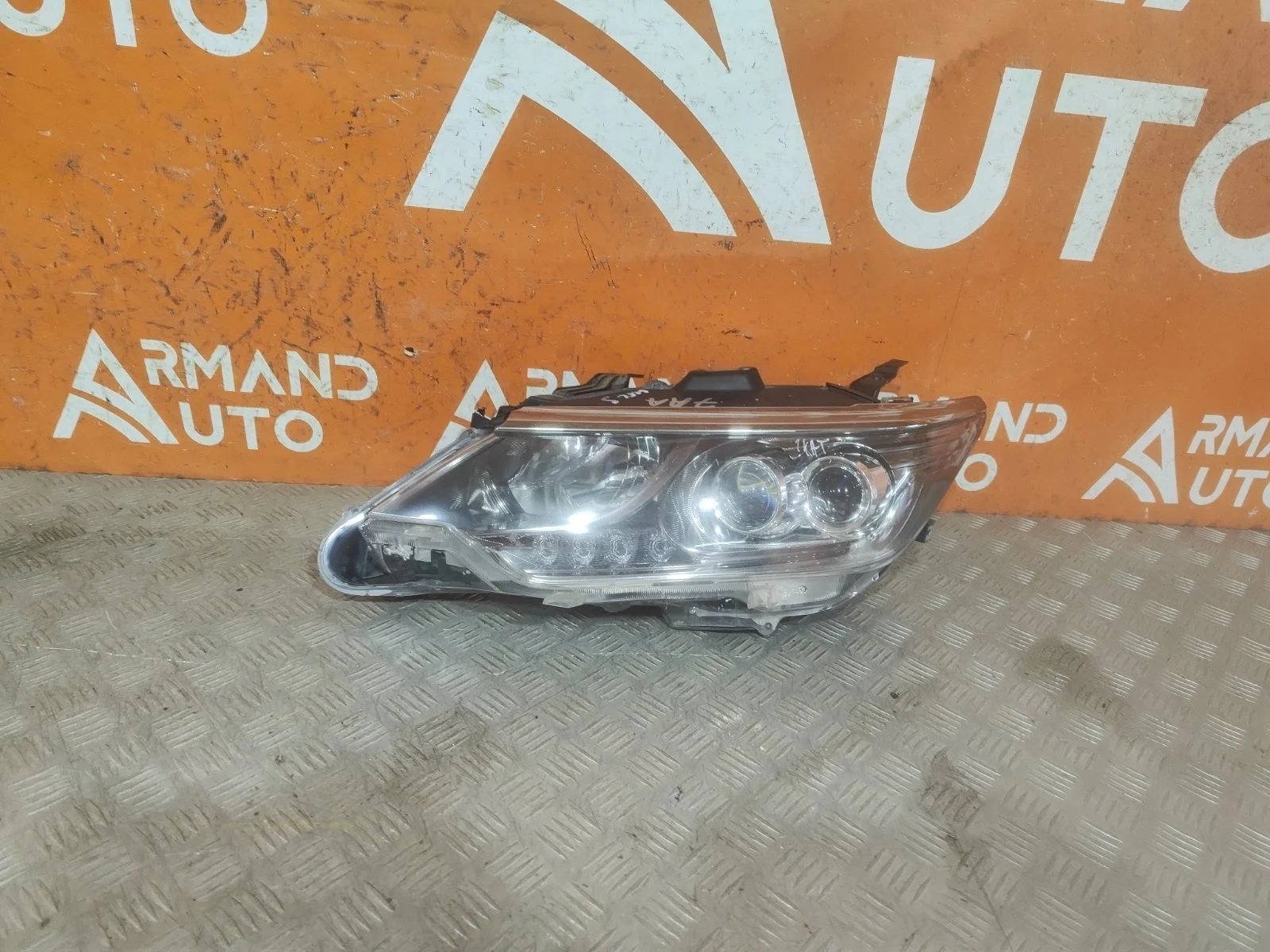 Фара Toyota Camry 2017-2018 XV50