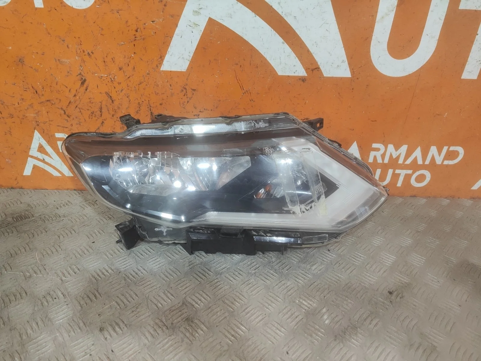 Фара Nissan X-Trail 2017-2022 3 T32