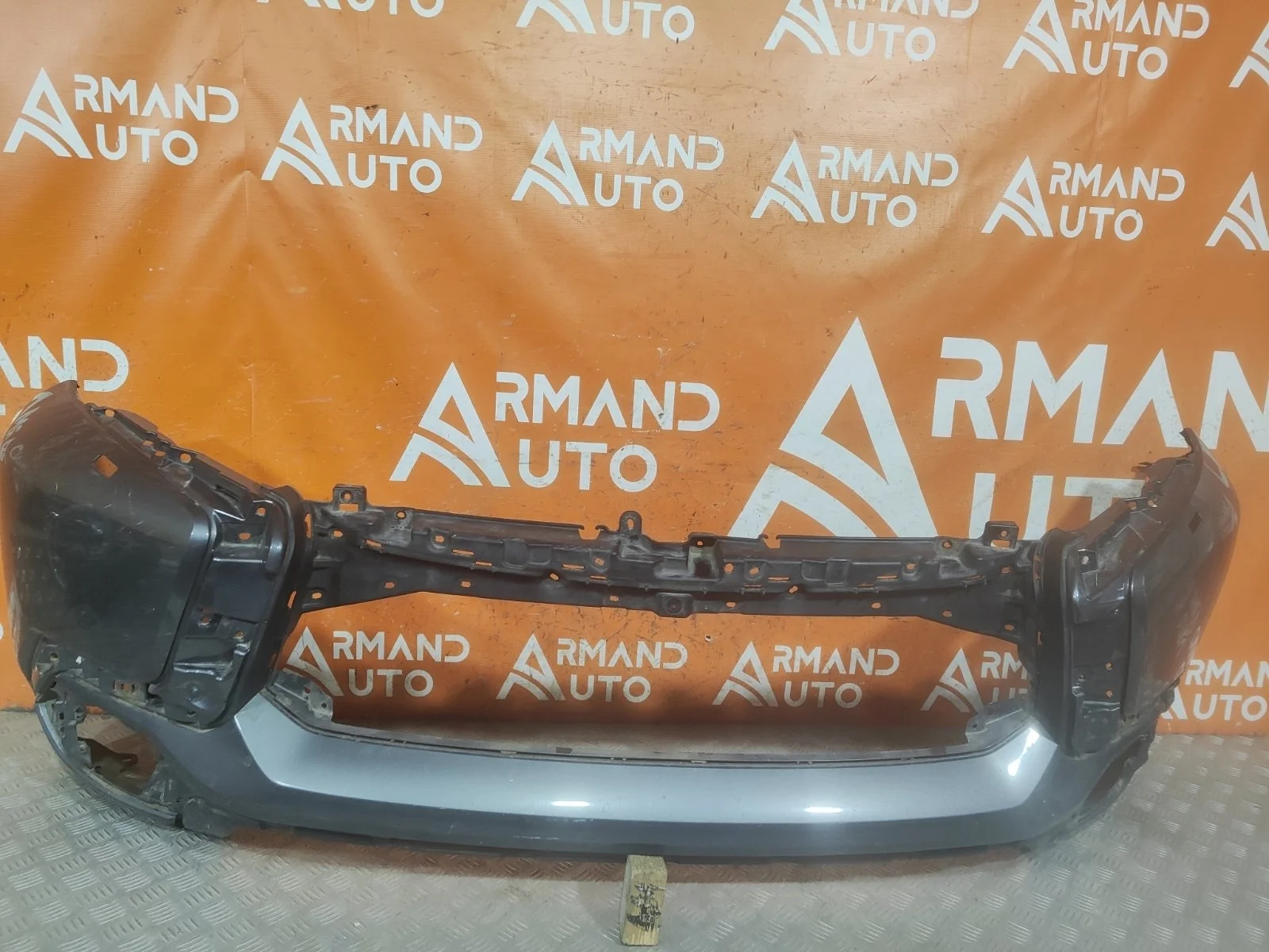 Бампер Mitsubishi Pajero Sport 2015-2021 3