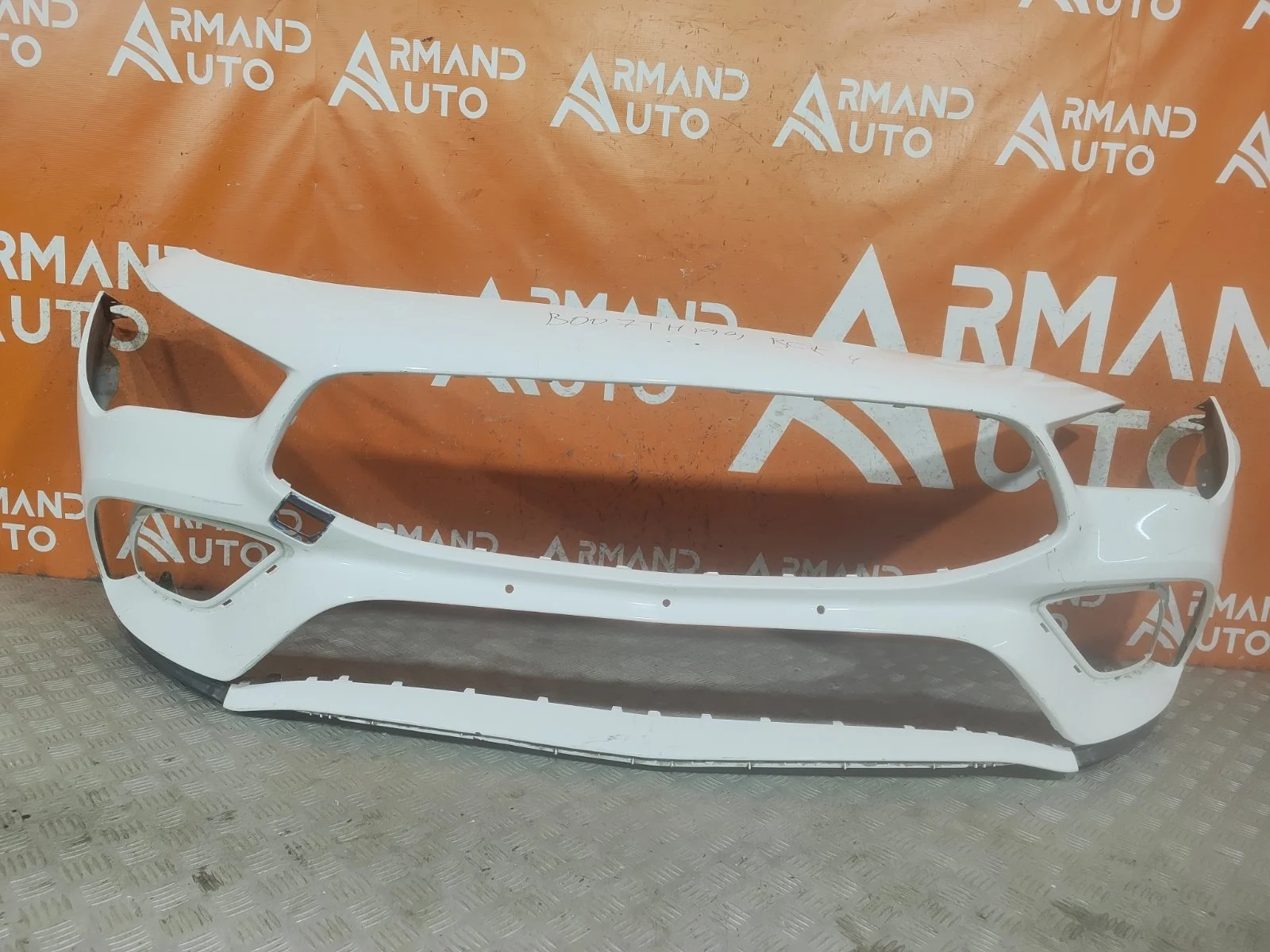 Бампер Mercedes CLA-Class 2019-нв C118