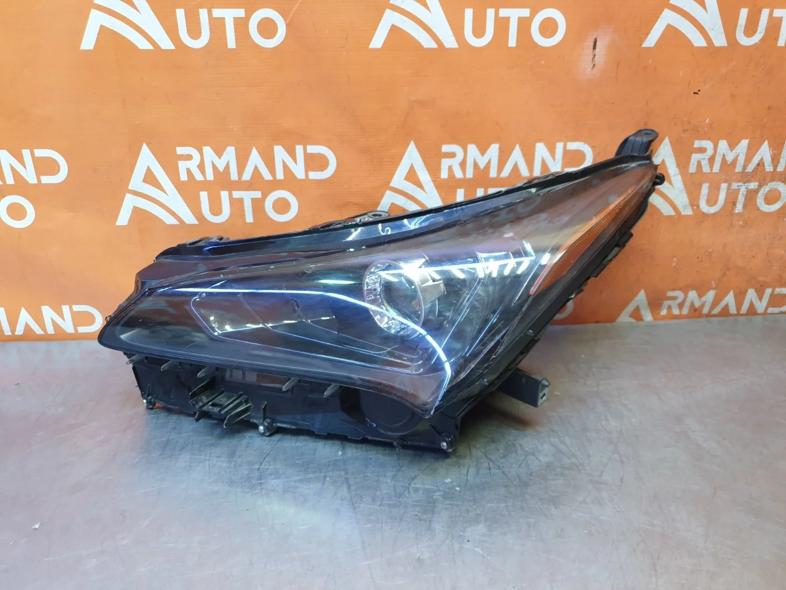 Фара Lexus NX 2017-2021