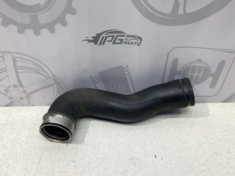 Патрубок интеркулера правый Mercedes-benz 2007 W164