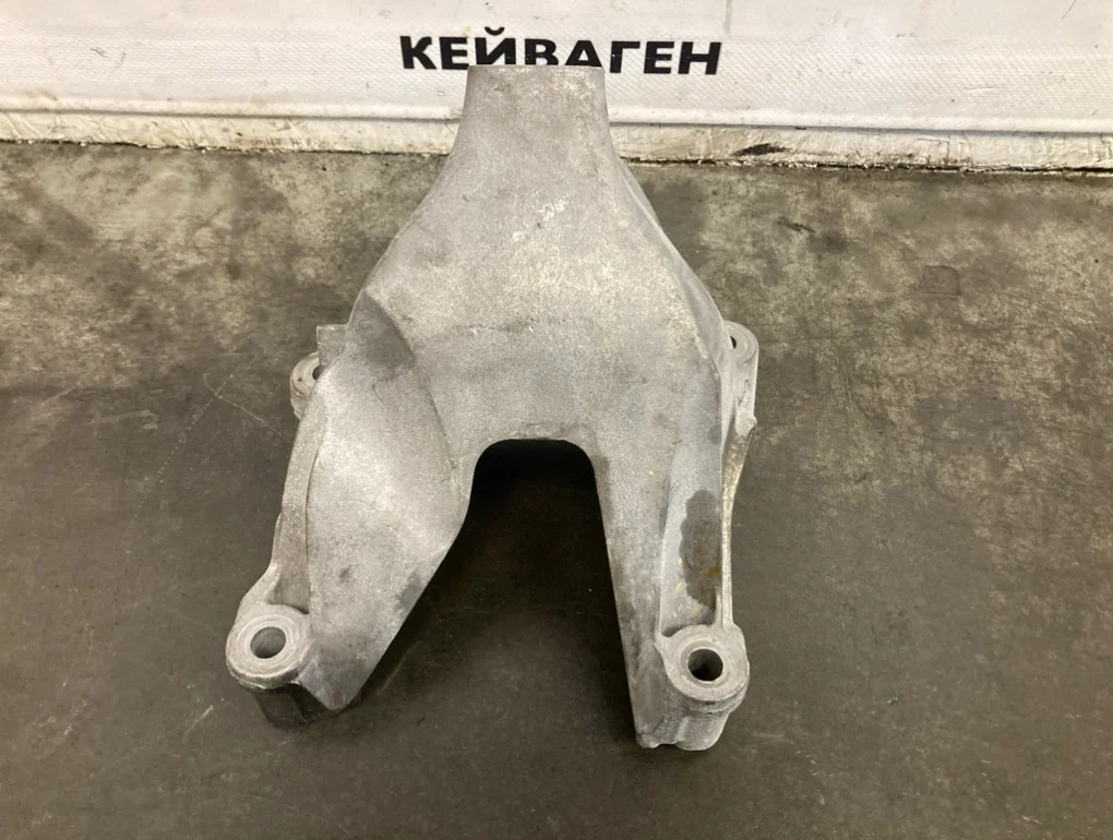 Кронштейн двигателя Audi A6 2016 C7