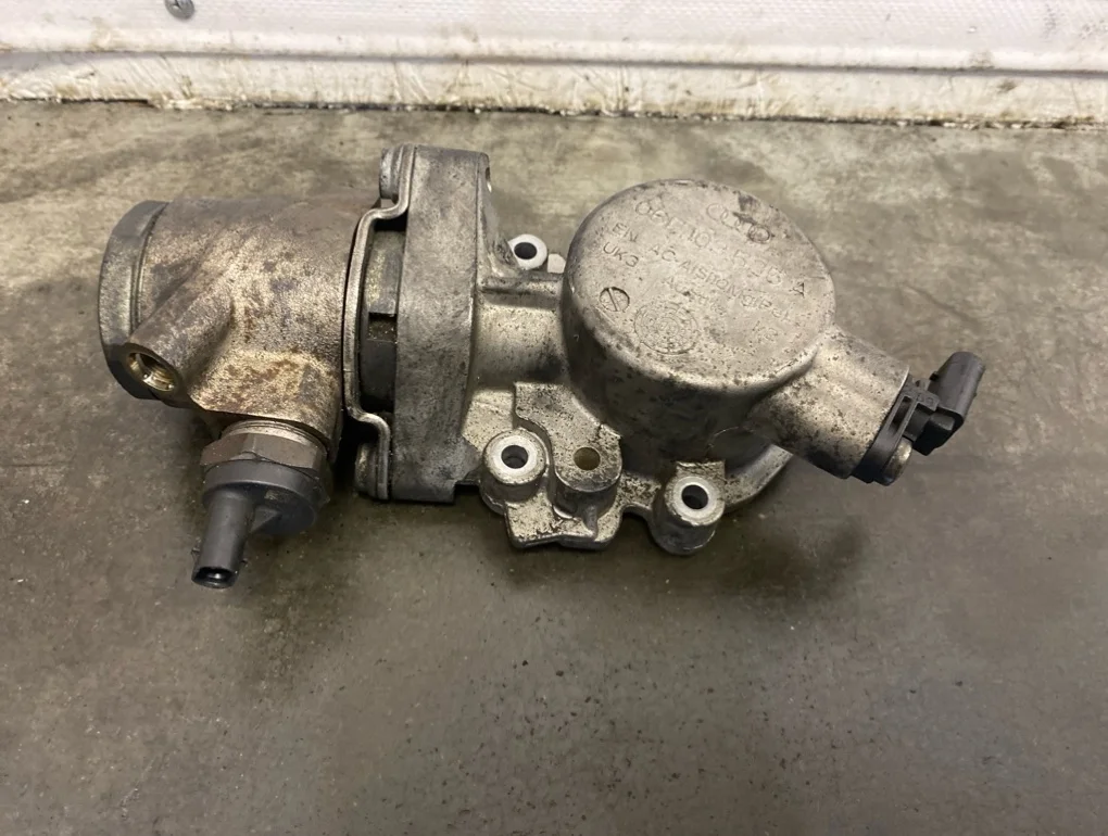 Топливный насос высокого давления Audi Q5 2009 8R